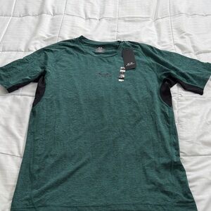 Oakley Dark Green and Black Short Sleeve Tee